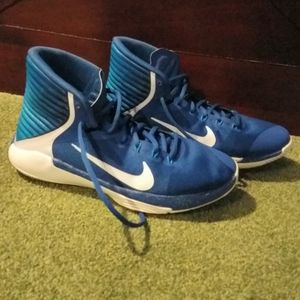 Nike Dual Fusion Basketball Shoes size 7Y